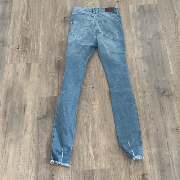 1R Hollister Jeans - Picture 3 of 4